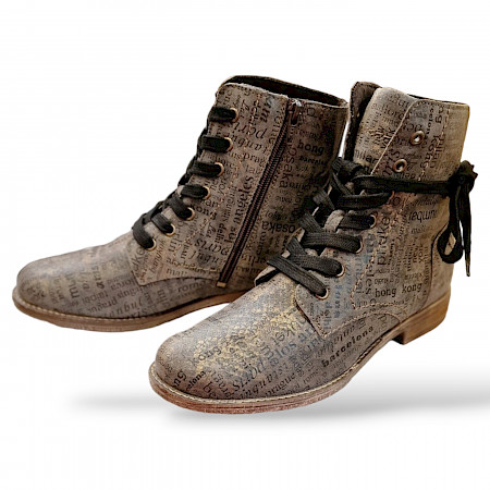 Josef Seibel Sienna 82 H23 in graphit D.Boots.Bei diesem Link erfährst Du, was wir hier von Josef Seibel alles anbieten. Josef Seibel Sienna 82 H23 in graphit D.Boots.Bei diesem Link erfährst Du, was wir hier von Josef Seibel alles anbieten.