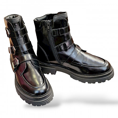 Bugatti Enna H23 in schwarz D.Boots. Unter diesem Link, findest Du unsere komplette Schuh Kollektion von Bugatti....Herren wie Damen. Bugatti Enna H23 in schwarz D.Boots. Unter diesem Link, findest Du unsere komplette Schuh Kollektion von Bugatti....Herren wie Damen.