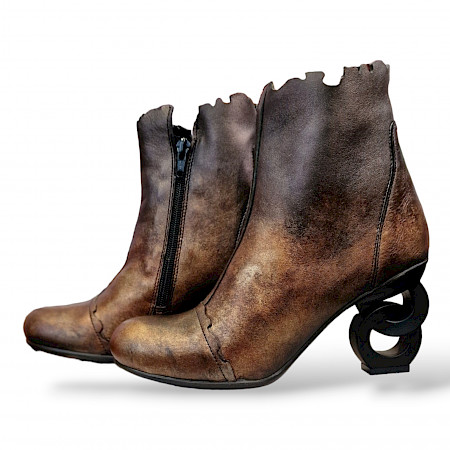 Papucei Cressida in copper D.Stiefelette H23. hier zeigen wir Dir weitere Modelle von Papucei, die wir für Dich in unserem Sortiment haben. Papucei Cressida in copper D.Stiefelette H23. hier zeigen wir Dir weitere Modelle von Papucei, die wir für Dich in unserem Sortiment haben.