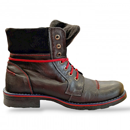 Kristofer 323 schwarz/rot roter Schnürsenkel H.BootsH23.Wir besitzen diesen coolen Boot in unserem Online Shop in mehreren Farben, schaut hier einfach unter diesem Link kassedy.de nach. Kristofer 323 schwarz/rot roter Schnürsenkel H.BootsH23.Wir besitzen diesen coolen Boot in unserem Online Shop in mehreren Farben, schaut hier einfach unter diesem Link kassedy.de nach.