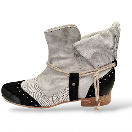 Charme 408 Stella in grau schwarz Damen Sommer Boots S24. kassedy.de oldenburg KI Charme 408 Stella in grau schwarz Damen Sommer Boots S24. kassedy.de oldenburg KI