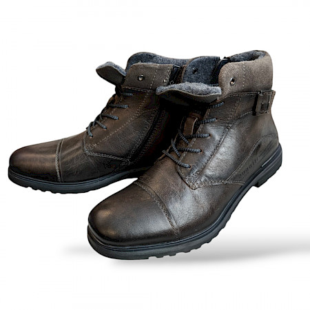 Bugatti AOU in dunkelgrau Bugatti AOU in dunkelgrau