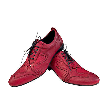 Kristofer 1401 in rot/schwarz Auffälliger Schnürschuh in kräftigem Rot aus weichem Leder mit dekorativen Nähten und schwarzer Sohle – markant, elegant und ein echter Hingucker. Kristofer 1401 in rot/schwarz Auffälliger Schnürschuh in kräftigem Rot aus weichem Leder mit dekorativen Nähten und schwarzer Sohle – markant, elegant und ein echter Hingucker.