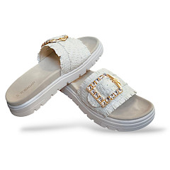 TT Bagatt, TT Bagatt AK7, Bagatt Pantolette Damen, Pantolette beige Damen, Damen Pantolette Lederimitat, Sommerschuhe Damen, bequeme Damen Pantolette, Bagatt Schuhe kaufen, Kassedy Schuhe, TT Bagatt online kaufen, trendige Sommerschuhe, Pantolette mit Stil, elegante Slides Damen, Schuhe Damen Sommer, Schuhe kaufen bei Kassedy