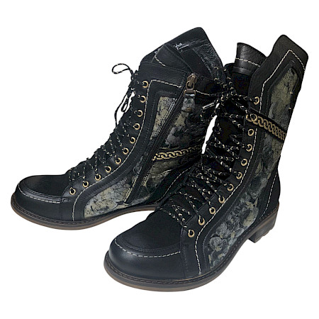 Maciejka 07097-01/00-8 Damen-Boot in Schwarz/Kombi – Leder außen, Mikrofaser innen & Wechselsohle. Komfort & Style bei Kassedy.de sichern! Maciejka 07097-01/00-8 Damen-Boot in Schwarz/Kombi – Leder außen, Mikrofaser innen & Wechselsohle. Komfort & Style bei Kassedy.de sichern!