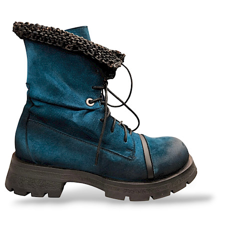 Papucei Jason Boots blau kaufen, Damen Lederboots mit Stoffeinsatz, coole Schnürboots Vollleder, Papucei Schuhe Rumänien, handgefertigte Boots Kassedy, Damen Schnürstiefel blau Leder Papucei Jason Boots blau kaufen, Damen Lederboots mit Stoffeinsatz, coole Schnürboots Vollleder, Papucei Schuhe Rumänien, handgefertigte Boots Kassedy, Damen Schnürstiefel blau Leder