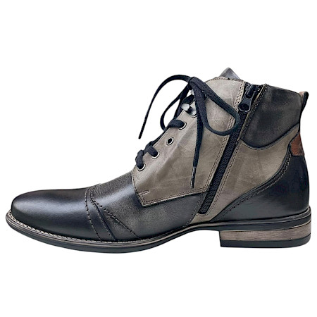 Krisbut 6897-1 Herren-Boot in Schwarz und Grau aus echtem Leder mit Schnürung und Reißverschluss, breiter komfortabler Passform und niedrigem Absatz – bequemer Herren-Lederboot bei kassedy.de. Krisbut 6897-1 Herren-Boot in Schwarz und Grau aus echtem Leder mit Schnürung und Reißverschluss, breiter komfortabler Passform und niedrigem Absatz – bequemer Herren-Lederboot bei kassedy.de.