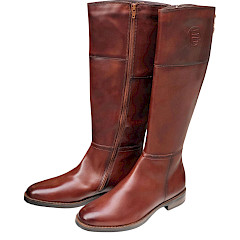 Erlebe den TT Bagatt AUD32 in edlem Cognac – ein stilvoller Lederstiefel mit Komfort und Anpassungs­möglichkeiten!