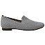 ? Remonte D0K15-60 Damen Slipper in cotton/muschel Der Remonte D0K15-60 Slipper in cotton/muschel ist der ideale Begleiter für alle, die es bequem und gleichzeitig stilvoll mögen ?☀️ Das Obermaterial aus Baumwolle sorgt für ein besonders leichtes und luftiges Tragegefühl, perfekt für warme Tage. Durch die stretchige Verarbeitung passt sich der Schuh optimal an den Fuß an und bietet hohen Komfort bei jedem Schritt ? Die Lederinnensohle unterstützt zusätzlich ein angenehmes Fußklima und erhöht den Tragekomfort spürbar ? Optisch überzeugt der Slipper mit seiner feinen, strukturierten Oberfläche, die ihm eine elegante und zugleich moderne Note verleiht. Die schlichte Farbgebung in „muschel“ macht ihn vielseitig kombinierbar – ob casual oder etwas schicker ? Dank der bequemen Slip-On-Form lässt sich der Schuh schnell an- und ausziehen – ideal für den Alltag ? ? Bei kassedy.de kann man diesen Schuh käuflich erwerben.