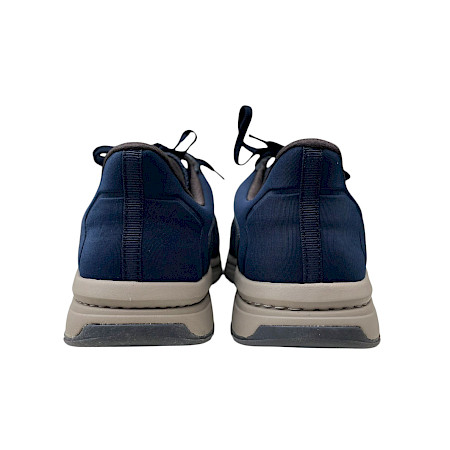 Dunkelblauer Bugatti Slipper mit elastischer Schnürung, herausnehmbarer Sohle und komfortabler, leicht erhöhter Laufsohle – ideal für Alltag und Freizeit ?? Dunkelblauer Bugatti Slipper mit elastischer Schnürung, herausnehmbarer Sohle und komfortabler, leicht erhöhter Laufsohle – ideal für Alltag und Freizeit ??