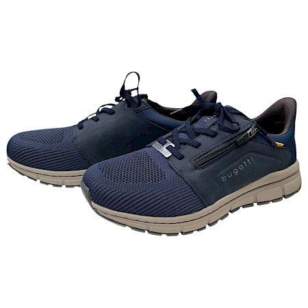 Dunkelblauer Bugatti Slipper mit elastischer Schnürung, herausnehmbarer Sohle und komfortabler, leicht erhöhter Laufsohle – ideal für Alltag und Freizeit ?? Dunkelblauer Bugatti Slipper mit elastischer Schnürung, herausnehmbarer Sohle und komfortabler, leicht erhöhter Laufsohle – ideal für Alltag und Freizeit ??