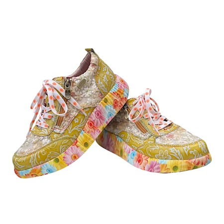 Laura Vita Nikito 62 Damen Sneaker Abricot aus Vollleder mit herausnehmbarer Sohle und Reißverschluss, leichter Plateau Sneaker mit Blumenmuster Laura Vita Nikito 62 Damen Sneaker Abricot aus Vollleder mit herausnehmbarer Sohle und Reißverschluss, leichter Plateau Sneaker mit Blumenmuster