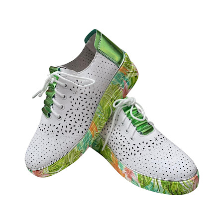 Weißer Leder-Schnürschuh mit Lochmuster und grünen Metallic-Details, ultraleicht mit Keilabsatz – Damen-Sneaker bei kassedy.de ??✨ Weißer Leder-Schnürschuh mit Lochmuster und grünen Metallic-Details, ultraleicht mit Keilabsatz – Damen-Sneaker bei kassedy.de ??✨