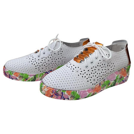 Weißer Leder-Schnürschuh mit Lochmuster, floraler Sohle und Metallic-Details, ultraleicht mit Keilabsatz – Damen-Sneaker bei kassedy.de ??✨ Weißer Leder-Schnürschuh mit Lochmuster, floraler Sohle und Metallic-Details, ultraleicht mit Keilabsatz – Damen-Sneaker bei kassedy.de ??✨