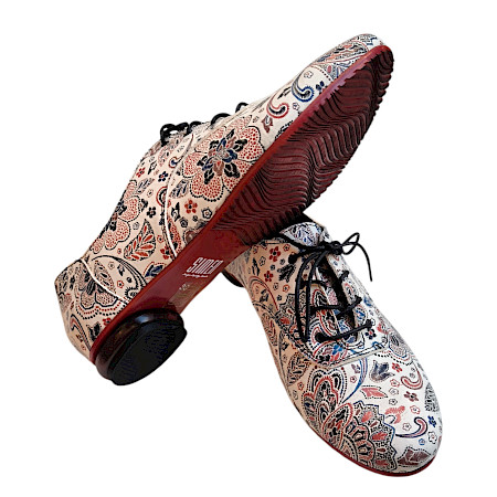 Eleganter Simen Damen Schnürschuh 8139A aus Vollleder in Beige und Weinrot mit floralem Muster, klassischer Schnürung und stilvollem Design. Eleganter Simen Damen Schnürschuh 8139A aus Vollleder in Beige und Weinrot mit floralem Muster, klassischer Schnürung und stilvollem Design.