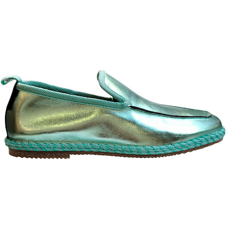Eleganter Shirakawa 16130-1 Espadrilles Slipper aus grünem Metallic-Vollleder mit minimalistischer Form und geflochtenem Espadrilles-Sohlenrand – ein besonders weicher und stilvoller Sommerschuh.... Eleganter Shirakawa 16130-1 Espadrilles Slipper aus grünem Metallic-Vollleder mit minimalistischer Form und geflochtenem Espadrilles-Sohlenrand – ein besonders weicher und stilvoller Sommerschuh....