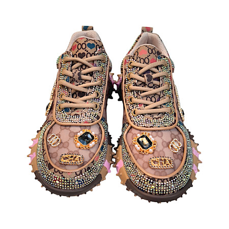 Braune Sneaker mit Strasssteinen, Mesh-Obermaterial und robuster Sohle – stylischer, atmungsaktiver Damen-Sneaker ??✨ Braune Sneaker mit Strasssteinen, Mesh-Obermaterial und robuster Sohle – stylischer, atmungsaktiver Damen-Sneaker ??✨