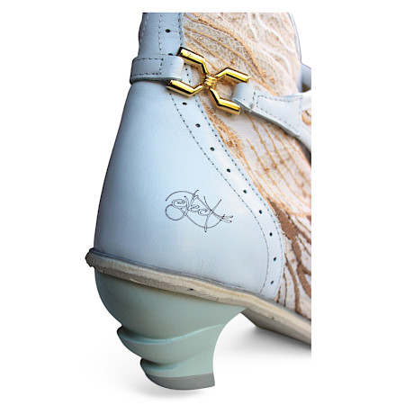 Gemusterte Damen-Stiefelette in Dreamwhite mit Lederkappe, 3,5 cm Absatz, Made in Portugal, chromfrei gegerbt – exklusiv bei kassedy.de ??✨ Gemusterte Damen-Stiefelette in Dreamwhite mit Lederkappe, 3,5 cm Absatz, Made in Portugal, chromfrei gegerbt – exklusiv bei kassedy.de ??✨