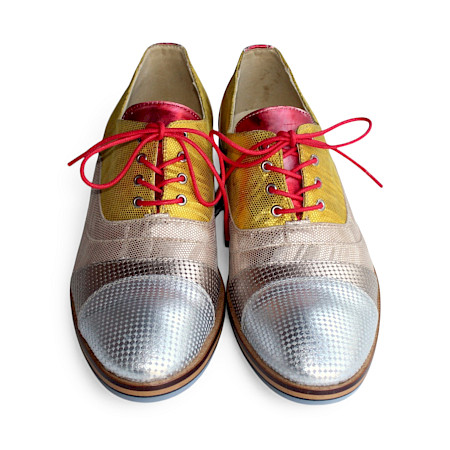 Metallic Businessschuh in Silber, Gold und Rot aus Leder, Made in Portugal – exklusiver Herren-Schuh bei kassedy.de ?✨ Metallic Businessschuh in Silber, Gold und Rot aus Leder, Made in Portugal – exklusiver Herren-Schuh bei kassedy.de ?✨
