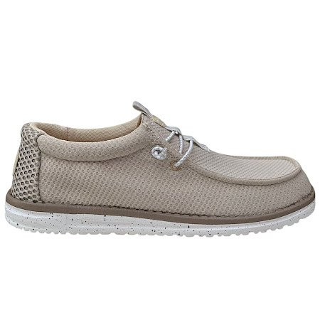 Slip-On Schuhe in hellen Naturtönen mit strukturierter Oberfläche, elastischer Schnürung und heller, flexibler Sohle – leicht, modern und besonders bequem gestaltet. Slip-On Schuhe in hellen Naturtönen mit strukturierter Oberfläche, elastischer Schnürung und heller, flexibler Sohle – leicht, modern und besonders bequem gestaltet.