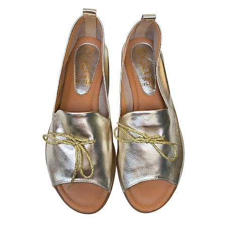 AGA 2010 Damen Slipper in Gold – eleganter Echtleder-Slipper mit offener Spitze, hochwertiger Verarbeitung und edlem Metallic-Look | Stilvoller Sommerbegleiter jetzt bei kassedy.de entdecken. ?✨ AGA 2010 Damen Slipper in Gold – eleganter Echtleder-Slipper mit offener Spitze, hochwertiger Verarbeitung und edlem Metallic-Look | Stilvoller Sommerbegleiter jetzt bei kassedy.de entdecken. ?✨