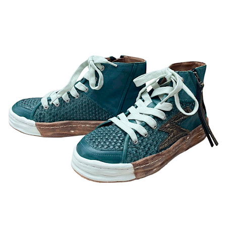 Rebecca White Rethunder Boots Nappa Yolk – Damen Sneaker-Boot aus hochwertigem, butterweichem Nappaleder in Cognac. Mit seitlichem Reißverschluss, Schnürung, herausnehmbarer Innensohle und... Rebecca White Rethunder Boots Nappa Yolk – Damen Sneaker-Boot aus hochwertigem, butterweichem Nappaleder in Cognac. Mit seitlichem Reißverschluss, Schnürung, herausnehmbarer Innensohle und...