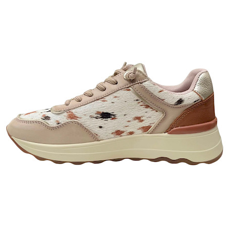 Carmela 164360 Damen-Sneaker in Beige aus Leder mit braunen und schwarzen Fell-Optik-Details, goldfarbenem Reißverschluss und heller Plateausohle. Bequemer Leder-Sneaker mit Schnürung, seitlichem... Carmela 164360 Damen-Sneaker in Beige aus Leder mit braunen und schwarzen Fell-Optik-Details, goldfarbenem Reißverschluss und heller Plateausohle. Bequemer Leder-Sneaker mit Schnürung, seitlichem...
