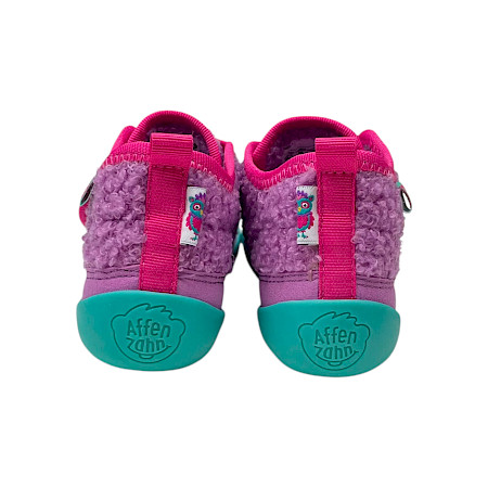 Affenzahn 01492-40147 Vegan Fleecy Eule Kinderhausschuh in Pink mit kuscheligem Fleece, breitem Klettverschluss und flexibler Anti-Rutsch-Sohle. Affenzahn 01492-40147 Vegan Fleecy Eule Kinderhausschuh in Pink mit kuscheligem Fleece, breitem Klettverschluss und flexibler Anti-Rutsch-Sohle.