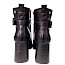 Carmela 164305 Damen-Stiefelette in Braun aus hochwertigem Lederimitat mit Kroko-Prägung, seitlichem Reißverschluss, Schnallendetail, 7 cm Blockabsatz und 2 cm Plateau – elegante braune Stiefelette bei kassedy.de.