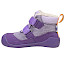 Affenzahn Lauflerner Winterstiefel Vegan Snuggy Schmetterling in Helllila und Lila mit kuscheligem Warmfutter, wasserdichter AffenTex-Membran, zwei Klettverschlüssen mit Schmetterlingsmotiv und flexibler Lauflernsohle. Veganer Kinder-Winterboot für die ersten Schritte, erhältlich bei Kassedy.de.