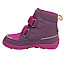 Affenzahn Winterstiefel Vegan Comfy Vogel in Berry und Pink mit weichem Warmfutter aus recyceltem Polyester, wasserdichter und atmungsaktiver AffenTex-Membran, zwei Klettverschlüssen mit Vogelmotiv, flexibler Barfußsohle und fußgerechter Zehenform. Veganer Kinder-Winterboot für natürliche Bewegungsfreiheit und kuschelige Winterabenteuer bei Kassedy.de.