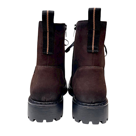 Josef Seibel Melinda 02 Damen Boots in Moro (Dunkelbraun) aus hochwertigem Echtleder mit Schnürung und seitlichem Reißverschluss. Bequemer Damenboot mit weichem Mikrofaserfutter und robuster... Josef Seibel Melinda 02 Damen Boots in Moro (Dunkelbraun) aus hochwertigem Echtleder mit Schnürung und seitlichem Reißverschluss. Bequemer Damenboot mit weichem Mikrofaserfutter und robuster...
