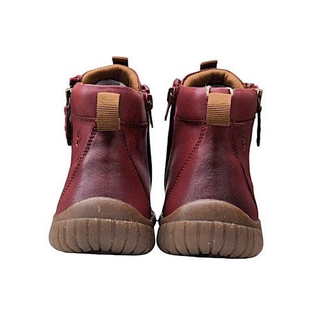Josef Seibel Wynona 15 Damen-Barfußstiefelette in Hibiscus Rot aus Rindsleder mit Weite G, flexibler Gummi-Kork-Sohle, Schnürung und seitlichem Reißverschluss – bequemer roter Damen-Boot bei... Josef Seibel Wynona 15 Damen-Barfußstiefelette in Hibiscus Rot aus Rindsleder mit Weite G, flexibler Gummi-Kork-Sohle, Schnürung und seitlichem Reißverschluss – bequemer roter Damen-Boot bei...