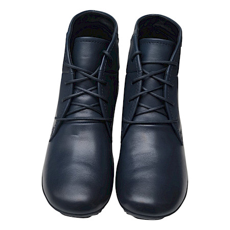 Josef Seibel Naly 09 Damen-Stiefelette in Ocean Dunkelblau aus weichem Schafsleder mit warmer Fütterung, Weite G, Schnürung und flexibler TR-Sohle – bequeme Damen-Stiefelette bei kassedy.de. Josef Seibel Naly 09 Damen-Stiefelette in Ocean Dunkelblau aus weichem Schafsleder mit warmer Fütterung, Weite G, Schnürung und flexibler TR-Sohle – bequeme Damen-Stiefelette bei kassedy.de.