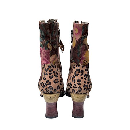 Laura Vita Eleao 42 Damen-Boot in Sable und Cognac mit floralem Muster, Leoparden-Details, Schnürung, seitlichem Reißverschluss und femininem Blockabsatz – außergewöhnlicher Laura Vita... Laura Vita Eleao 42 Damen-Boot in Sable und Cognac mit floralem Muster, Leoparden-Details, Schnürung, seitlichem Reißverschluss und femininem Blockabsatz – außergewöhnlicher Laura Vita...