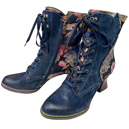 ?? Laura Vita ELEAO 42 in Blau-Multi – außergewöhnliche Leder-Stiefelette mit Blumenprint Die Laura Vita ELEAO 42 in Blau-Multi ist eine Stiefelette für alle, die Farbe und außergewöhnliche... ?? Laura Vita ELEAO 42 in Blau-Multi – außergewöhnliche Leder-Stiefelette mit Blumenprint Die Laura Vita ELEAO 42 in Blau-Multi ist eine Stiefelette für alle, die Farbe und außergewöhnliche...
