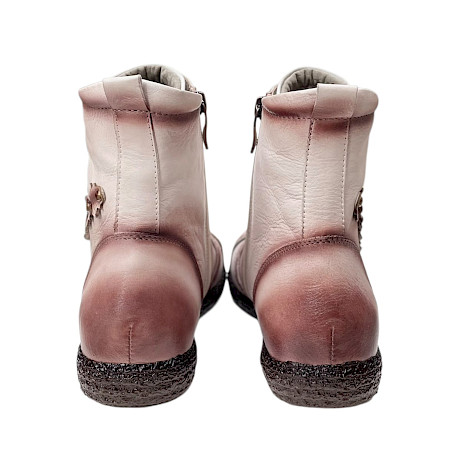 Laura Vita Cocno 48 Damen-Stiefelette aus Echtleder in Creme und Rosé mit Metallic-Farbverlauf, Schnürung, seitlichem Reißverschluss und flexibler Sohle. Laura Vita Cocno 48 Damen-Stiefelette aus Echtleder in Creme und Rosé mit Metallic-Farbverlauf, Schnürung, seitlichem Reißverschluss und flexibler Sohle.