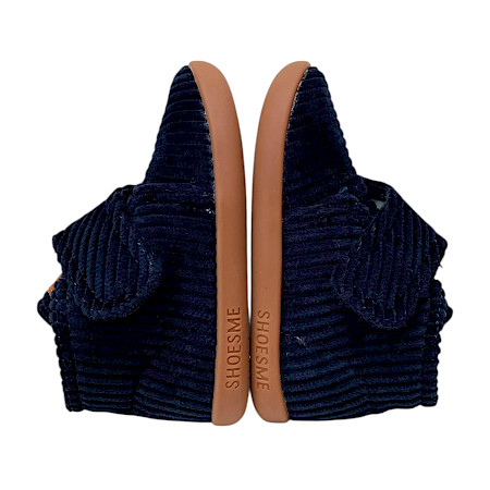 ShoesMe HS26W019-A First-Step-Schuh in Dunkelblau aus weichem Cord mit warmem Futter, herausnehmbarem Fußbett, Klettverschluss und flexibler rutschhemmender Gummisohle – erhältlich bei kassedy.de. ShoesMe HS26W019-A First-Step-Schuh in Dunkelblau aus weichem Cord mit warmem Futter, herausnehmbarem Fußbett, Klettverschluss und flexibler rutschhemmender Gummisohle – erhältlich bei kassedy.de.