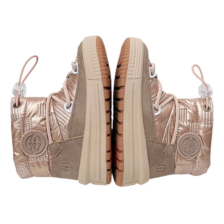 ShoesMe CH24W005-B Kinder-Winterboot in Champagne-Beige mit Metallic-Optik, warmem Fluffy-Futter, herausnehmbarer Einlegesohle, flexibler ExtremeFlex® Konstruktion und sportlicher Profilsohle –... ShoesMe CH24W005-B Kinder-Winterboot in Champagne-Beige mit Metallic-Optik, warmem Fluffy-Futter, herausnehmbarer Einlegesohle, flexibler ExtremeFlex® Konstruktion und sportlicher Profilsohle –...