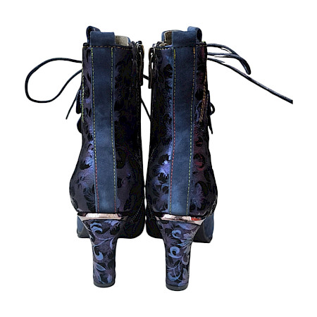 Laura Vita Alcbaneo 141 Damen-Stiefelette in Marine Dunkelblau aus Leder mit floralen Details, Schnürung, seitlichem Reißverschluss, Memory-Fußbett und ca. 8 cm Absatz – außergewöhnliche Laura... Laura Vita Alcbaneo 141 Damen-Stiefelette in Marine Dunkelblau aus Leder mit floralen Details, Schnürung, seitlichem Reißverschluss, Memory-Fußbett und ca. 8 cm Absatz – außergewöhnliche Laura...