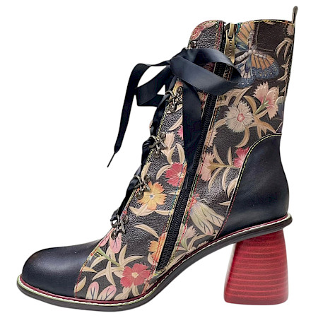 Laura Vita EVCAO 01 Damen-Leder-Stiefelette in Charbon mit floralem Multicolor-Muster, Schmetterlings- und Libellenmotiven, schwarzen Satinbändern, Reißverschluss und 7 cm Blockabsatz –... Laura Vita EVCAO 01 Damen-Leder-Stiefelette in Charbon mit floralem Multicolor-Muster, Schmetterlings- und Libellenmotiven, schwarzen Satinbändern, Reißverschluss und 7 cm Blockabsatz –...