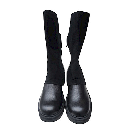 ?? AGA 2575/1269/19 Boots in Schwarz – clean, markant & richtig modern Der AGA 2575/1269/19 in Schwarz ist ein Boot, der durch seine klare Form sofort auffällt. ?✨ Keine wilden Farben, keine... ?? AGA 2575/1269/19 Boots in Schwarz – clean, markant & richtig modern Der AGA 2575/1269/19 in Schwarz ist ein Boot, der durch seine klare Form sofort auffällt. ?✨ Keine wilden Farben, keine...