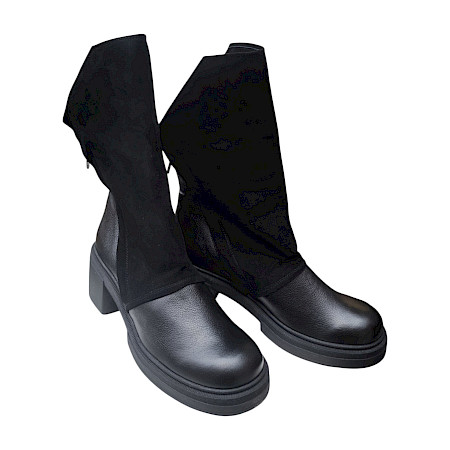 ?? AGA 2575/1269/19 Boots in Schwarz – clean, markant & richtig modern Der AGA 2575/1269/19 in Schwarz ist ein Boot, der durch seine klare Form sofort auffällt. ?✨ Keine wilden Farben, keine... ?? AGA 2575/1269/19 Boots in Schwarz – clean, markant & richtig modern Der AGA 2575/1269/19 in Schwarz ist ein Boot, der durch seine klare Form sofort auffällt. ?✨ Keine wilden Farben, keine...