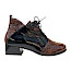 AGA 2334/3251/272 Damen-Boot in Braun und Schwarz aus Leder mit glänzenden Lackdetails, weichem Mikrofaserfutter, austauschbarer Einlegesohle, Schnürung, Innenreißverschluss und ca. 2,5 cm Absatz – erhältlich bei kassedy.de.
