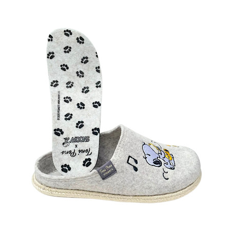 Tony Pons Snoopy Hausschuhe in Milk mit Snoopy-, Woodstock- und Peanuts-Motiven. Kuschelweiche helle Pantoffeln mit herausnehmbarer Innensohle und bequemer Passform – gemütliche Snoopy Hausschuhe... Tony Pons Snoopy Hausschuhe in Milk mit Snoopy-, Woodstock- und Peanuts-Motiven. Kuschelweiche helle Pantoffeln mit herausnehmbarer Innensohle und bequemer Passform – gemütliche Snoopy Hausschuhe...