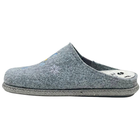 Tony Pons Snoopy Hausschuhe in Gris Grau mit Snoopy- und Woodstock-Motiven. Kuschelweiche graue Pantoffeln mit herausnehmbarer Einlegesohle und normaler Passform – gemütliche Peanuts Hausschuhe... Tony Pons Snoopy Hausschuhe in Gris Grau mit Snoopy- und Woodstock-Motiven. Kuschelweiche graue Pantoffeln mit herausnehmbarer Einlegesohle und normaler Passform – gemütliche Peanuts Hausschuhe...
