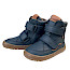 Froddo G3160246 Barefoot TEX Winter Kinder-Winterboot in Dunkelblau aus Leder mit warmem Wollfutter, Froddo TEX-Membran, zwei Klettverschlüssen, breiter Zehenbox und flexibler Barefoot-Sohle – warmer dunkelblauer Barfuß-Winterboot für Kinder bei Kassedy.de.