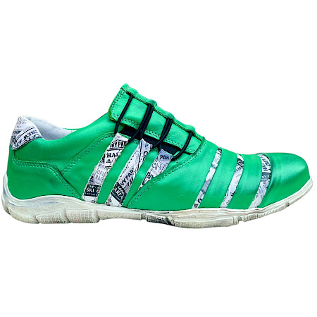 Kristofer 215 Slipper grün schrift 62f Damen Slipper Leder leichter Schuh grüner Freizeitschuh modischer Slipper elastische Bänder außergewöhnliches Design kassedy.de Kristofer 215 Slipper grün schrift 62f Damen Slipper Leder leichter Schuh grüner Freizeitschuh modischer Slipper elastische Bänder außergewöhnliches Design kassedy.de