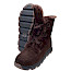 ?❄️ Artiker 59C1148 Leder-Boots – kuschelig warm & wunderschön in Braun Der Artiker 59C1148 ist genau so ein Winterboot, bei dem man schon beim Anschauen warme Füße bekommt. ?? Das satte Dunkelbraun, das weiche Veloursleder und das sichtbar flauschige Futter ergeben zusammen einen wunderbar gemütlichen Look – und trotzdem wirkt der Boot modern und nicht schwerfällig. Besonders hübsch ist die Schnürung mit breiten Bändern und den großen runden Ösen. Sie macht aus dem funktionalen Winterboot einen echten Hingucker. Praktisch im Alltag: Zusätzlich zur Schnürung gibt es einen seitlichen Reißverschluss, sodass man nicht jedes Mal komplett neu schnüren muss. ?✨ ❄️ Echtes Leder, warmes Futter & kräftige Sohle Beim Material bestätigt sich der hochwertige Eindruck: Für den 59C1148 Brown werden Naturleder und Veloursleder als Obermaterial angegeben. Innen ist der Boot warm mit Fell gefüttert und besitzt ebenfalls eine weiche, warme Einlegesohle. Auch die Sohle passt perfekt zur kalten Jahreszeit. Sie ist kräftig gearbeitet und deutlich profiliert. Laut Händler liegt die Sohlendicke bei etwa 3 cm, die Gesamthöhe des Schuhs bei ungefähr 23 cm und die Absatzhöhe bei rund 4 cm. Angeboten wird das Modell in den Größen 36 bis 41. Was ich besonders schön finde: Trotz des warmen Winter-Looks bleibt alles Ton in Ton. Braun, Dunkelbraun und die dezenten dunkleren Sohlenpartien harmonieren wunderbar miteinander. Das macht ihn perfekt zu Jeans, Leggings, Strickkleid oder einer gemütlichen Winterjacke. ?❄️? Details auf einen Blick: Artiker 59C1148 · Braun ? · Damen-Lederboot · Naturleder und Veloursleder · warm gefüttert · weiche Einlegesohle · Schnürung mit dekorativen Bändern · zusätzlicher Reißverschluss · kräftige profilierte Sohle · Sohle ca. 3 cm · Absatz ca. 4 cm · Gesamthöhe ca. 23 cm · Größen 36–41. ? Den Artiker 59C1148 bekommt ihr bei uns auf kassedy.de und natürlich direkt bei uns in Oldenburg. ??❄️ Ein richtig schöner Begleiter für alle, die im Winter Wärme, Leder und einen besonderen Look miteinander verbinden möchten.