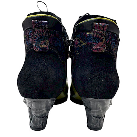 Simen 8475A Damen-Stiefelette in Schwarz-Grün mit farbenfrohem Ornament-Design, großzügiger Weite im Vorfuß, Schnürung, Innenreißverschluss, austauschbarer Einlegesohle und ca. 3,5–4 cm... Simen 8475A Damen-Stiefelette in Schwarz-Grün mit farbenfrohem Ornament-Design, großzügiger Weite im Vorfuß, Schnürung, Innenreißverschluss, austauschbarer Einlegesohle und ca. 3,5–4 cm...
